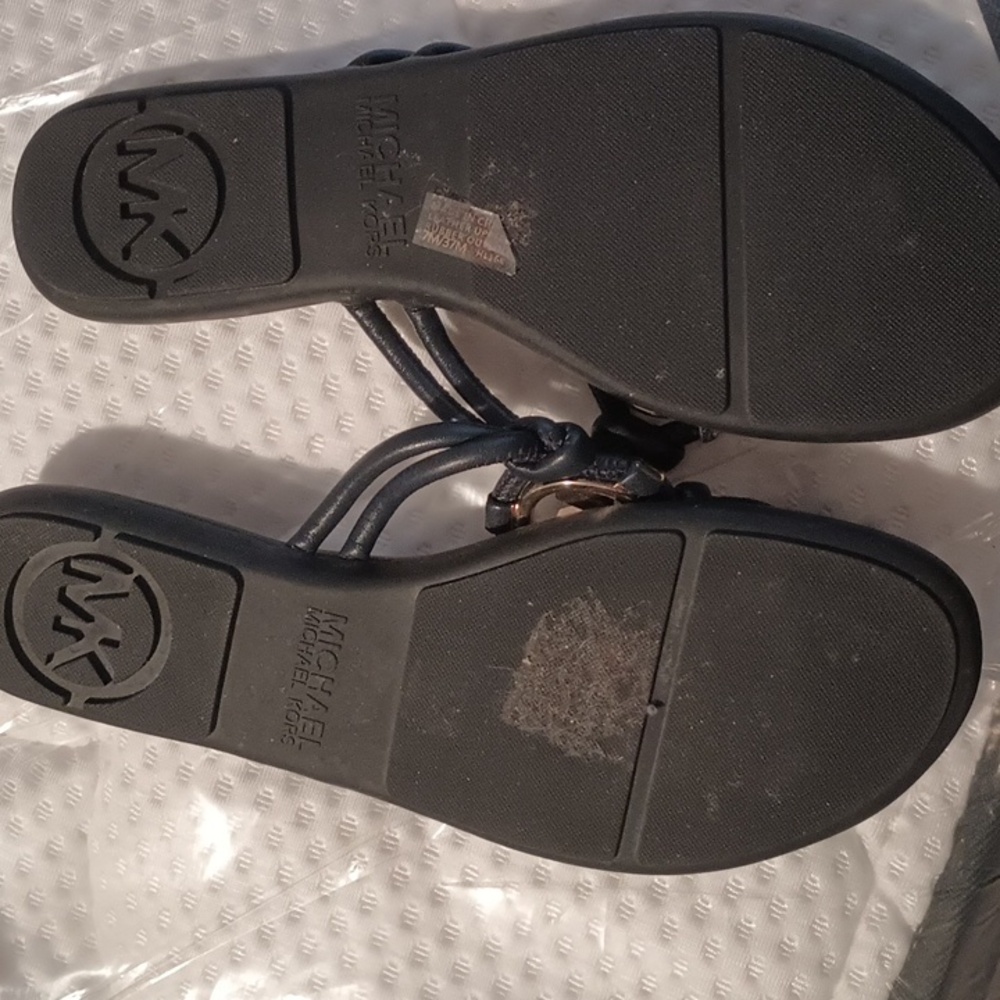 Michael Kors Thong Sandals - Picture 3 of 4